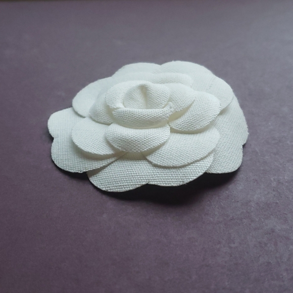 Chanel Fabric Camellia - Picture 2 of 5